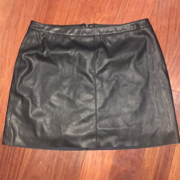 Kenneth Cole Dresses & Skirts - Kenneth Cole Skirt